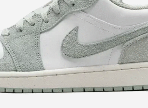 Air Jordan 1 Low SE Seafoam - Image 2